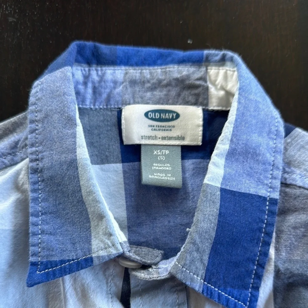 Old Navy Blue and White Checkered Button Down Shirt